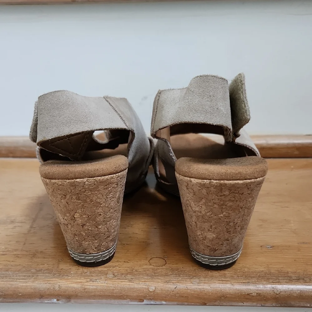 Clarks Helio Float Wedge Cream Suede Slingback Sandals